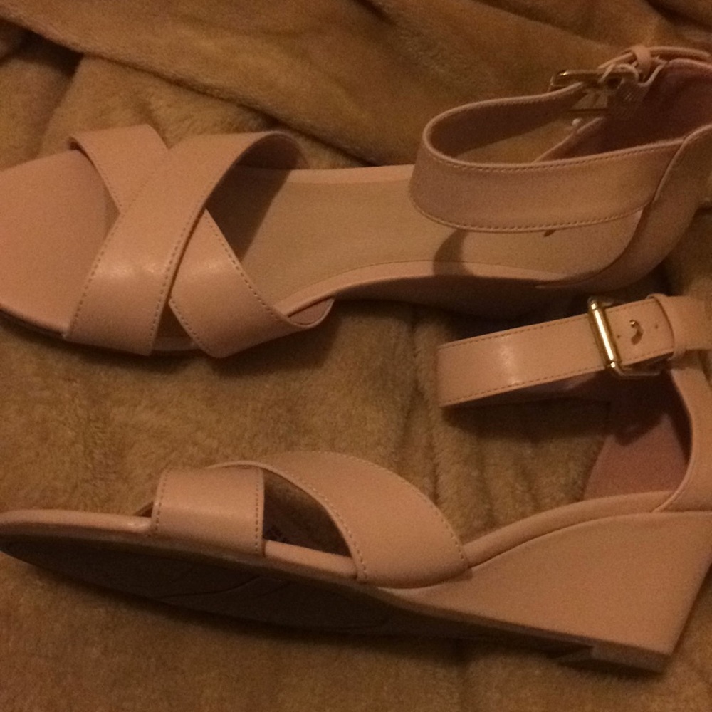 Shoes - Picture 2 of 4